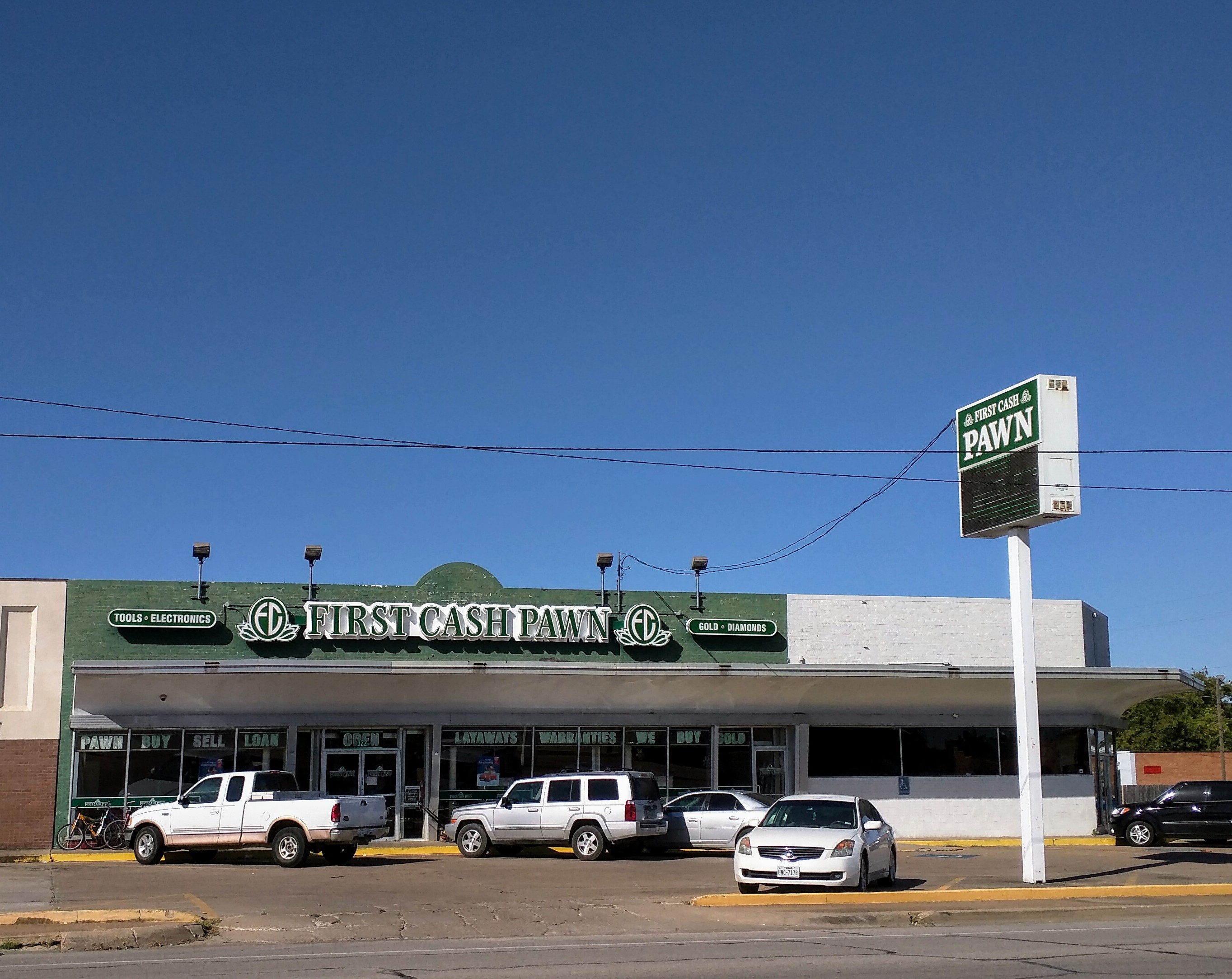 First Cash Pawn 01