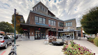 Bank of America (with Drive-thru ATM) 01