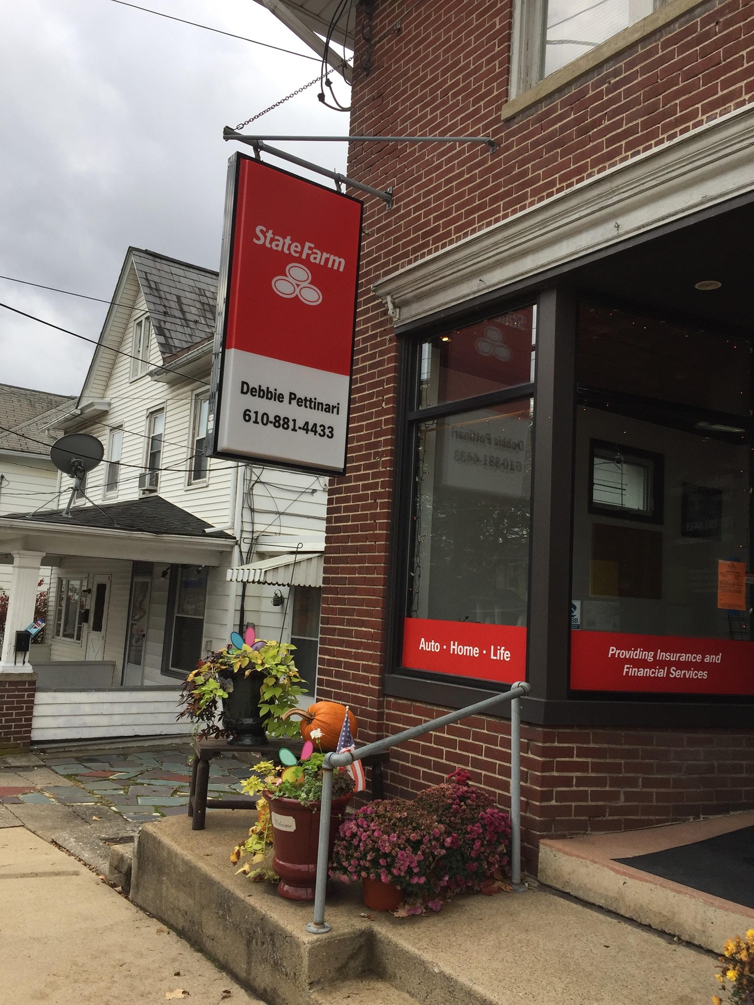 Debbie Pettinari - State Farm Insurance Agent 01