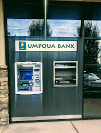 ATM - Umpqua Bank 01