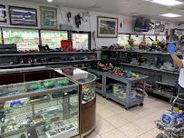 Larry's Pawn 02