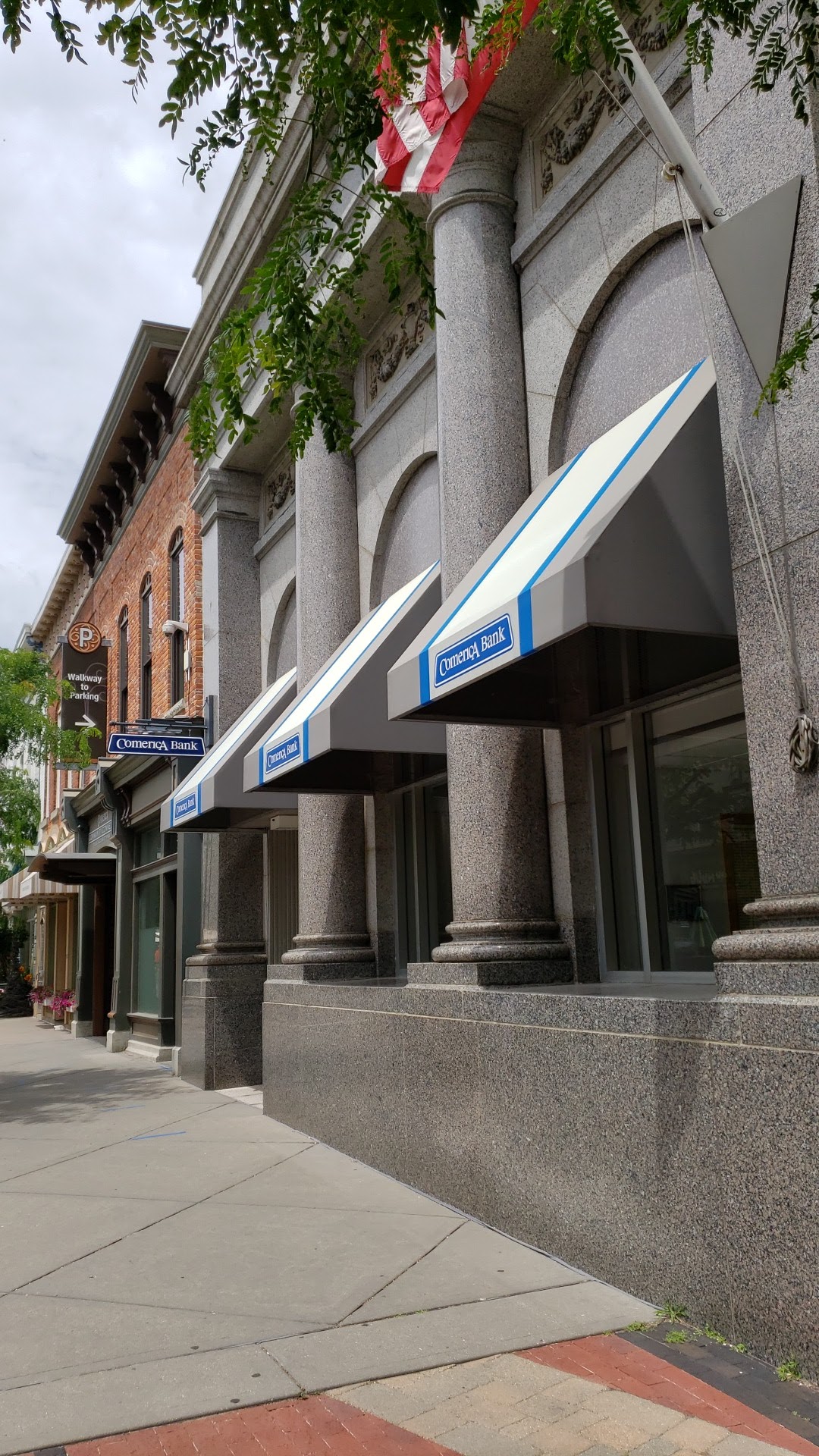 Comerica Bank 01