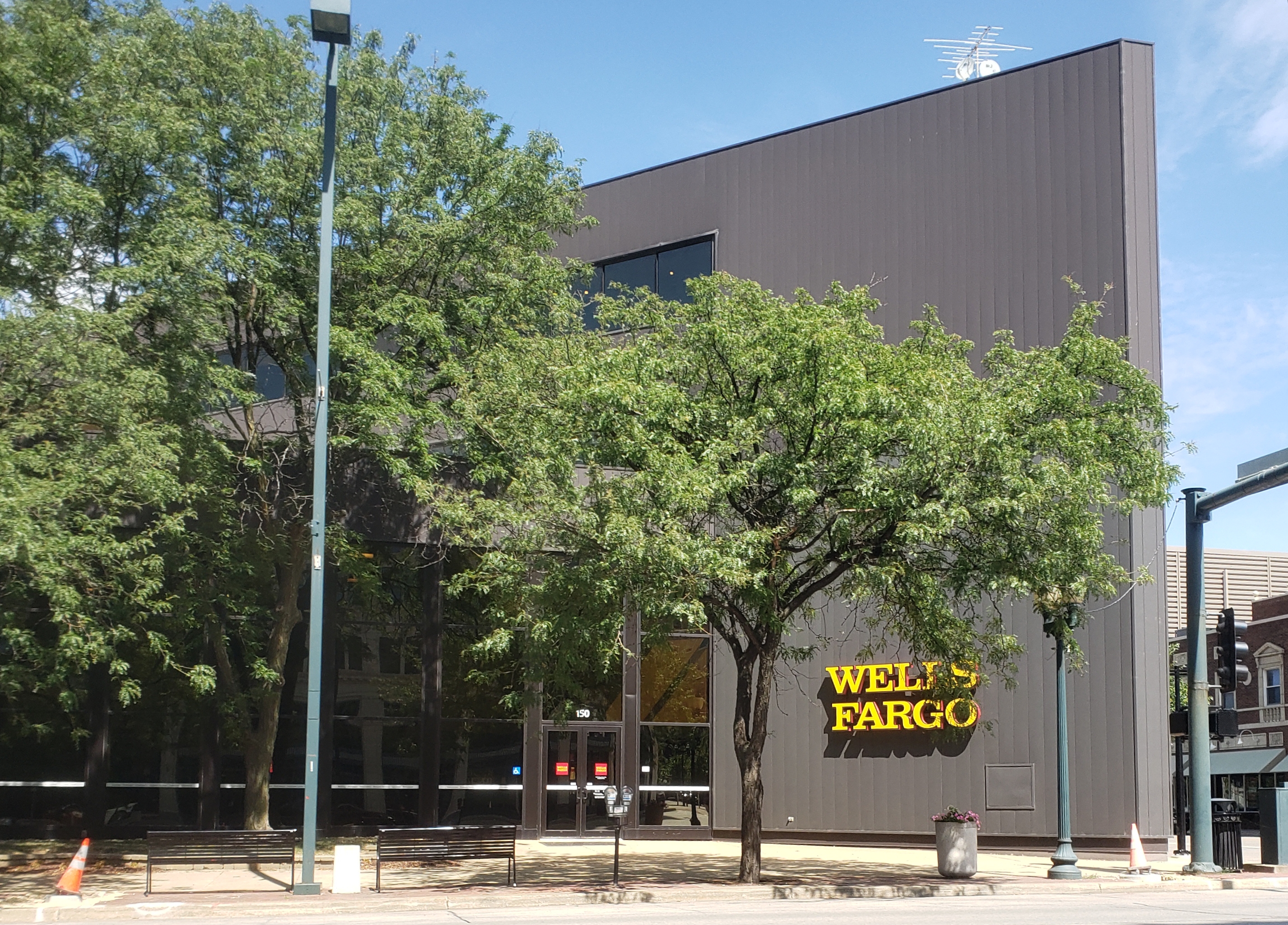 Wells Fargo Bank 01