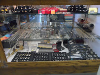 Ed's Pawn Shop 04