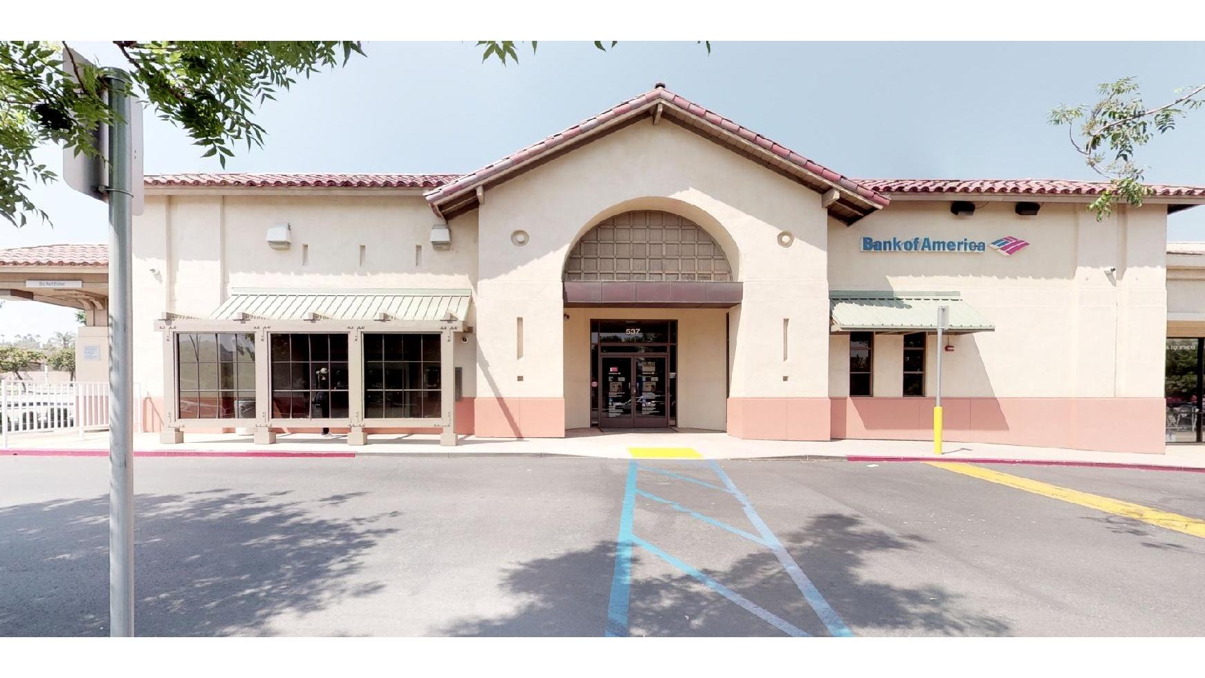 Bank of America (with Drive-thru ATM) 01