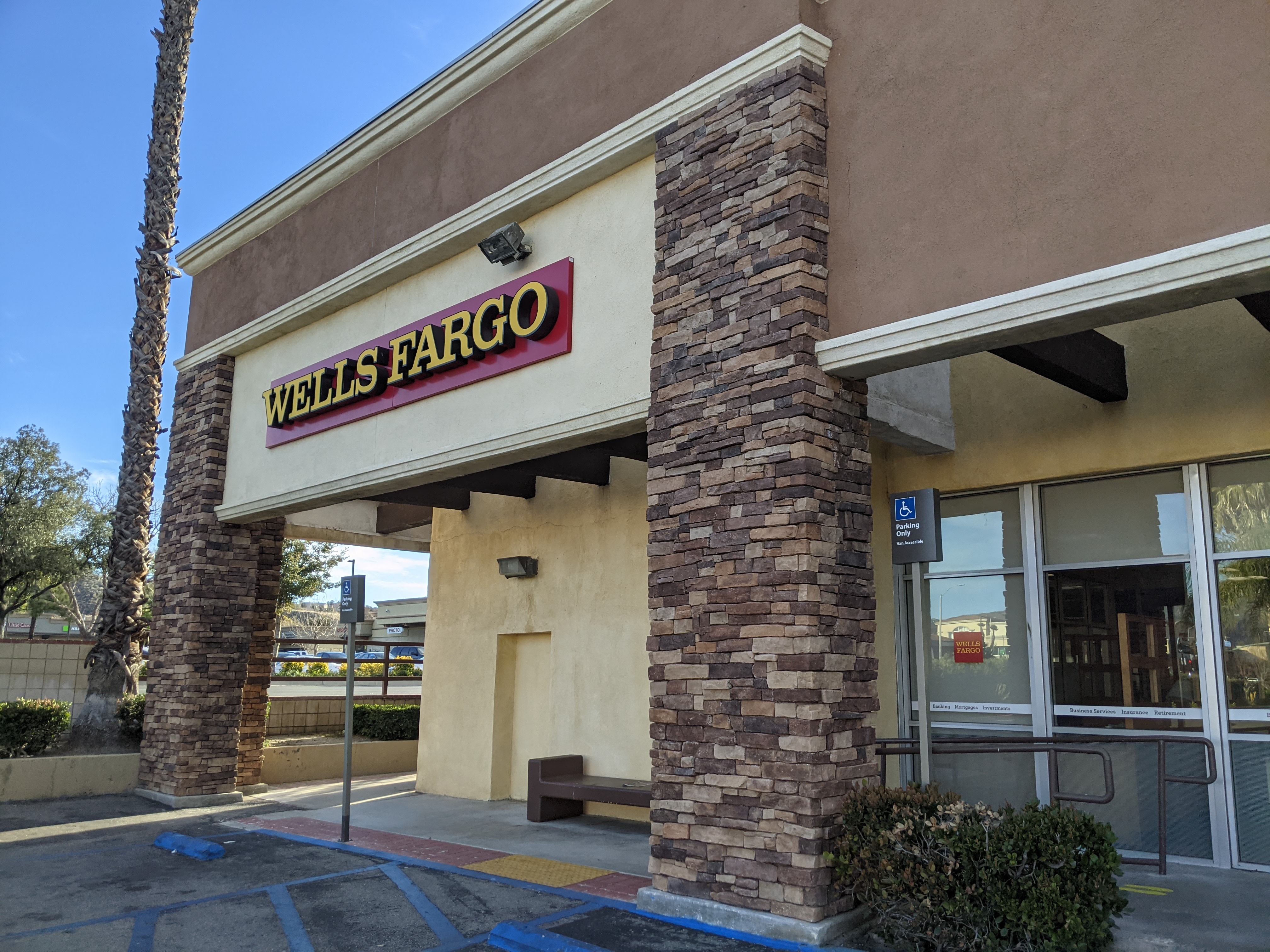Wells Fargo Bank 01