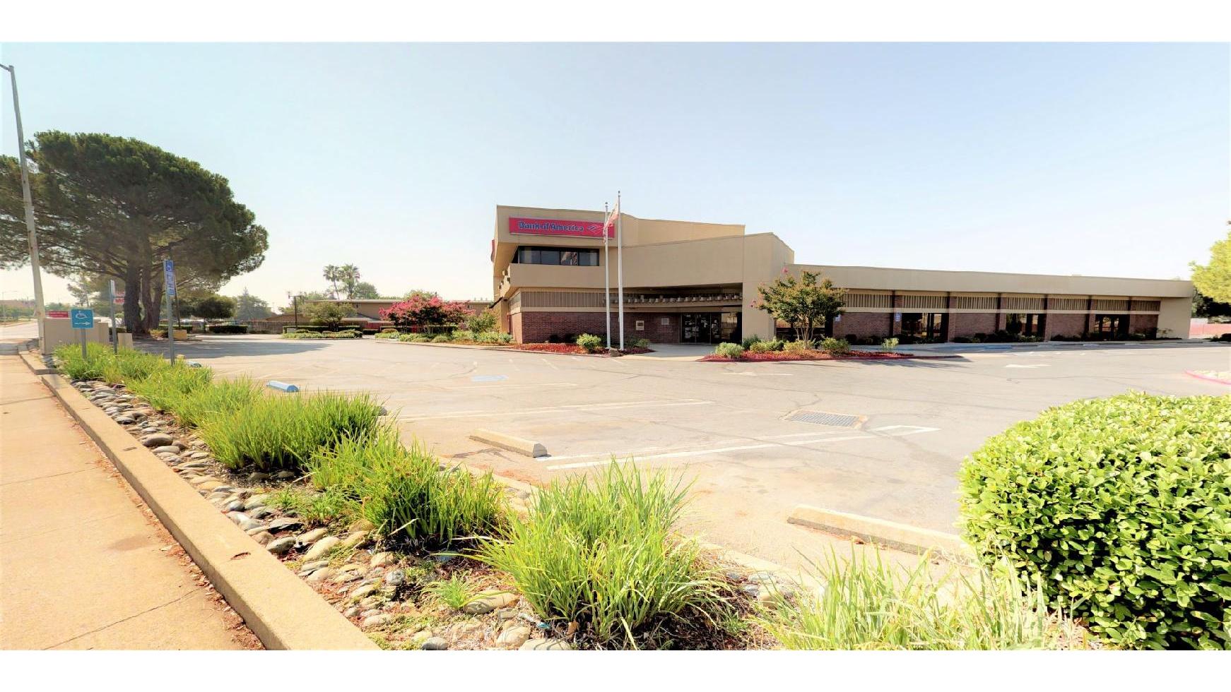Bank of America (with Drive-thru ATM) 01