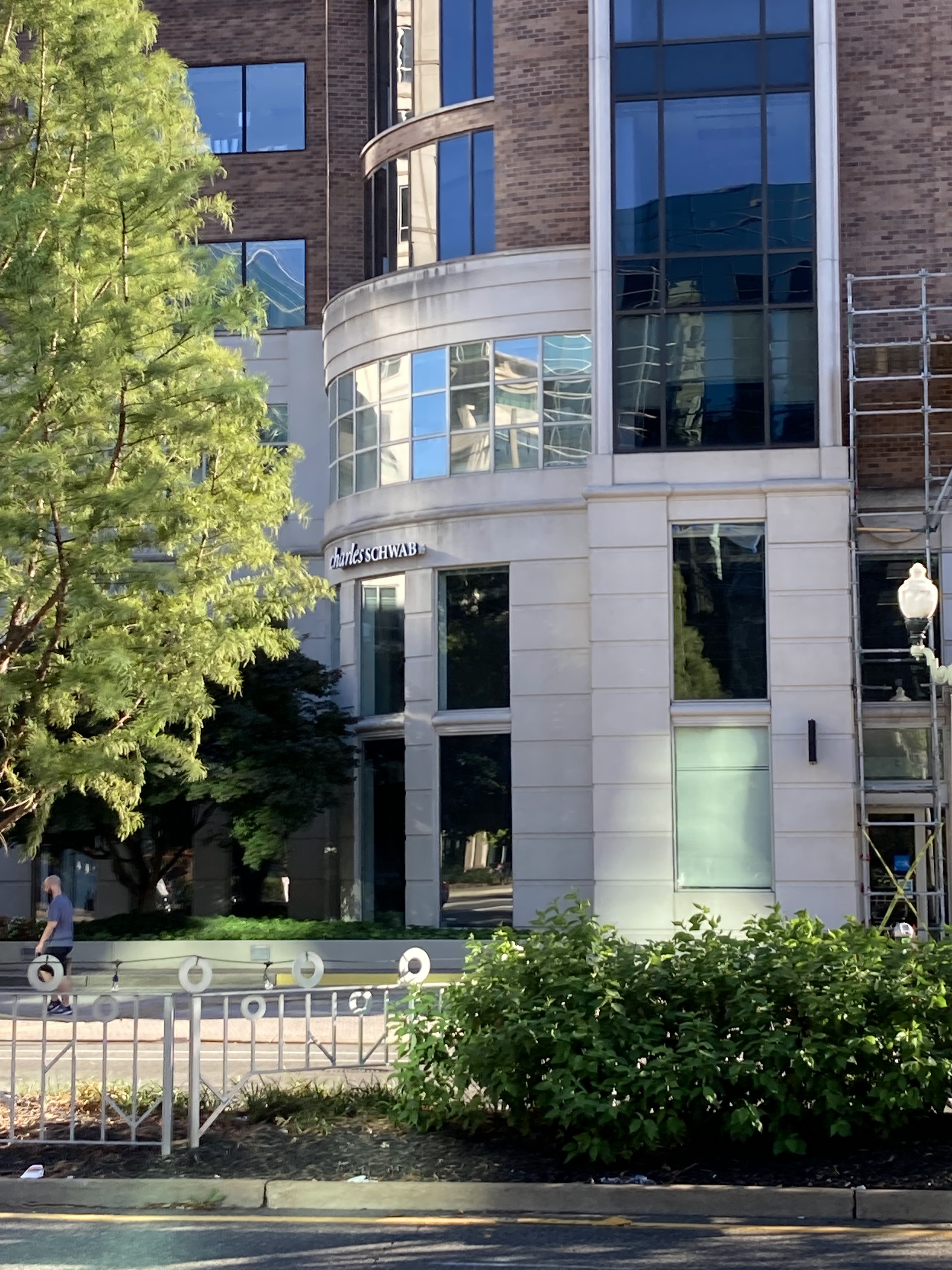 Charles Schwab 01