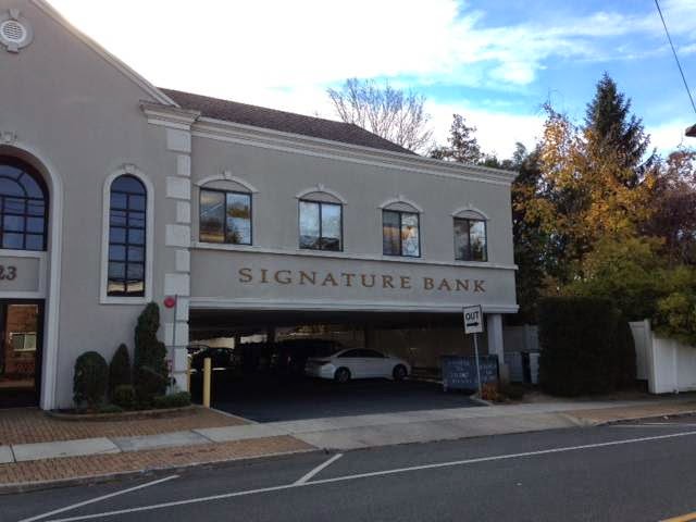 Signature Bank 01