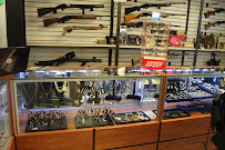 Crown Pawn Shop 04