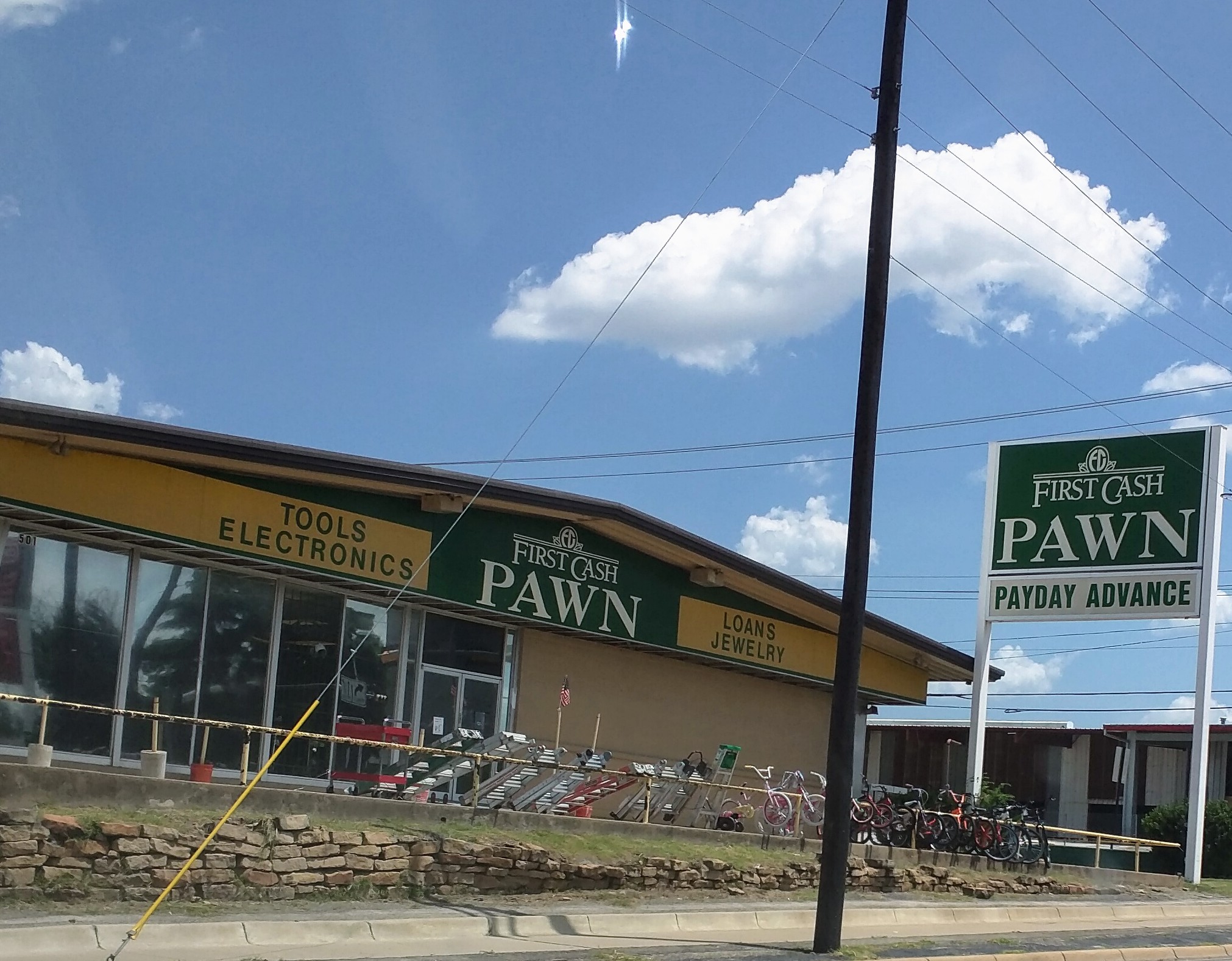First Cash Pawn 01