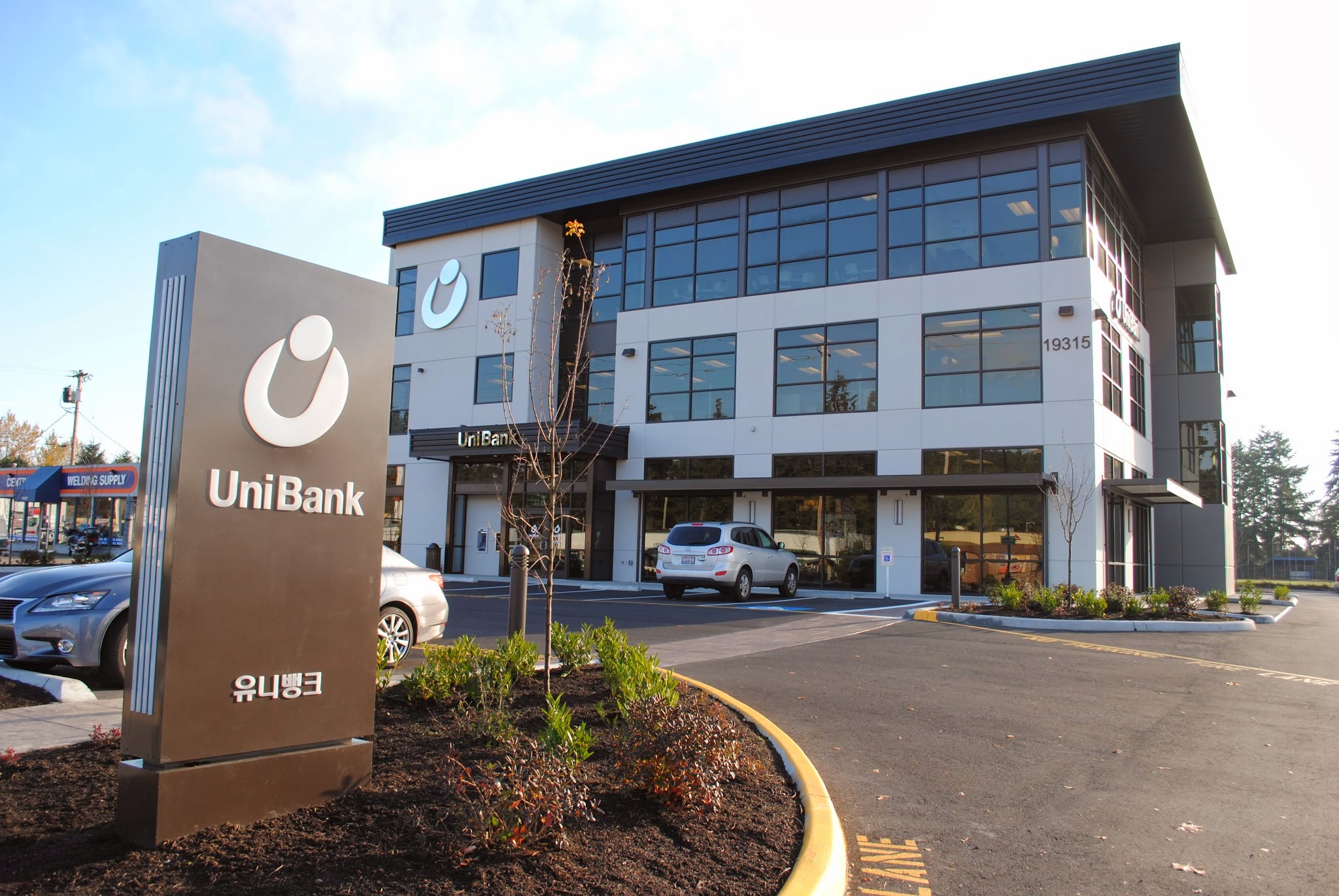 UniBank 01