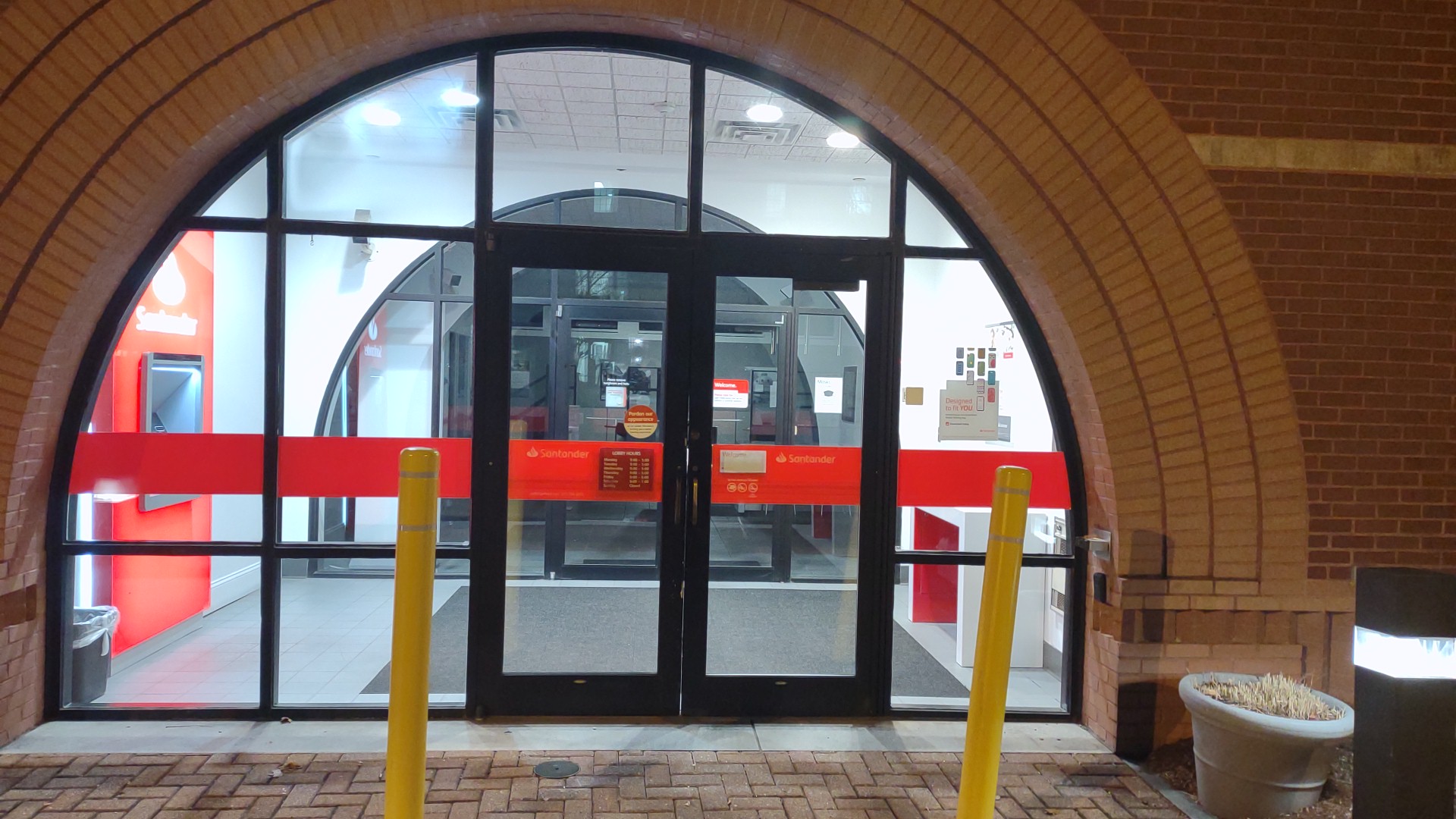 Santander Bank Branch 01