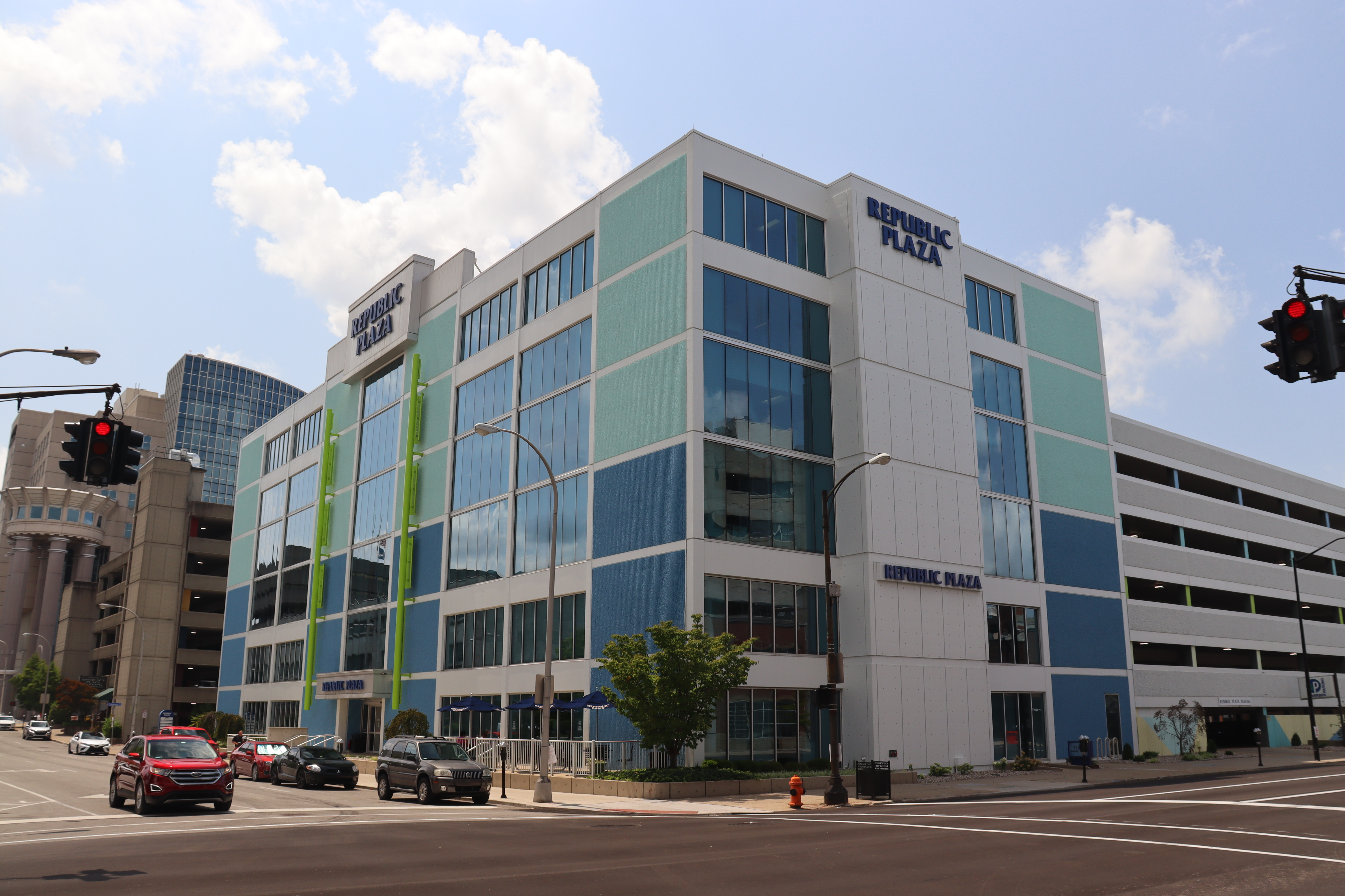 Republic Plaza 01