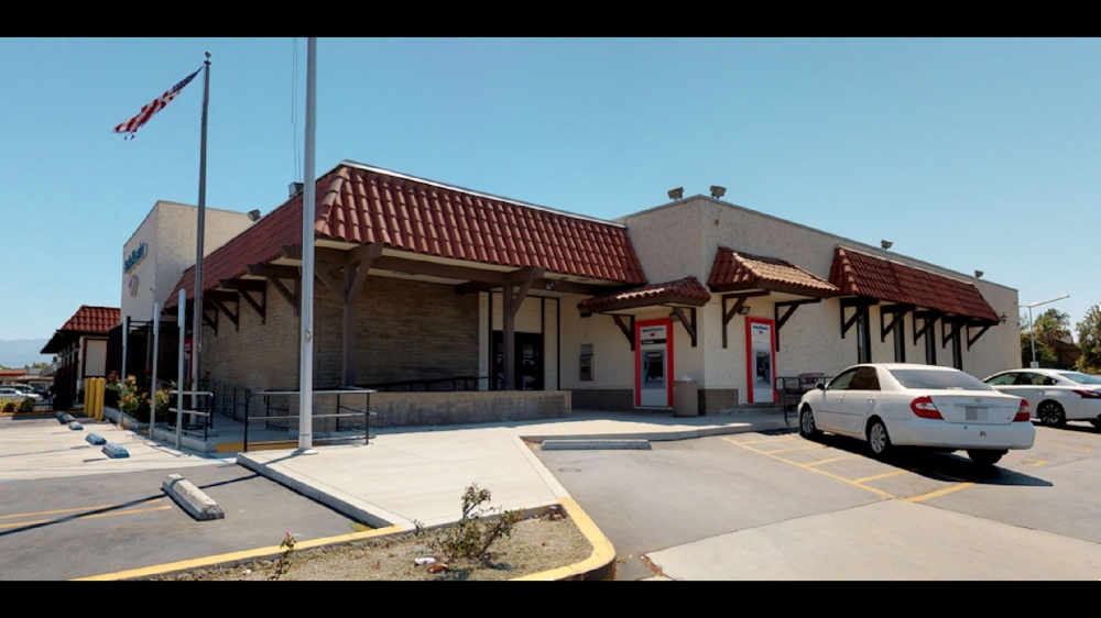 Bank of America (with Drive-thru ATM) 01