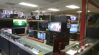 Mike's Pawn Shop 02