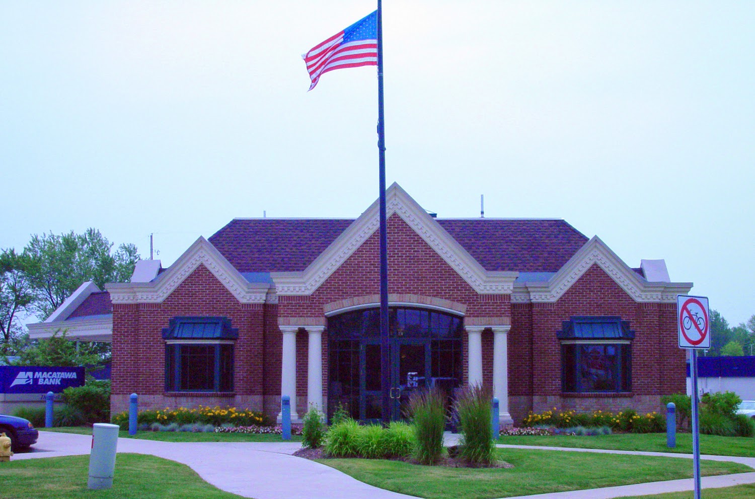 Macatawa Bank 01