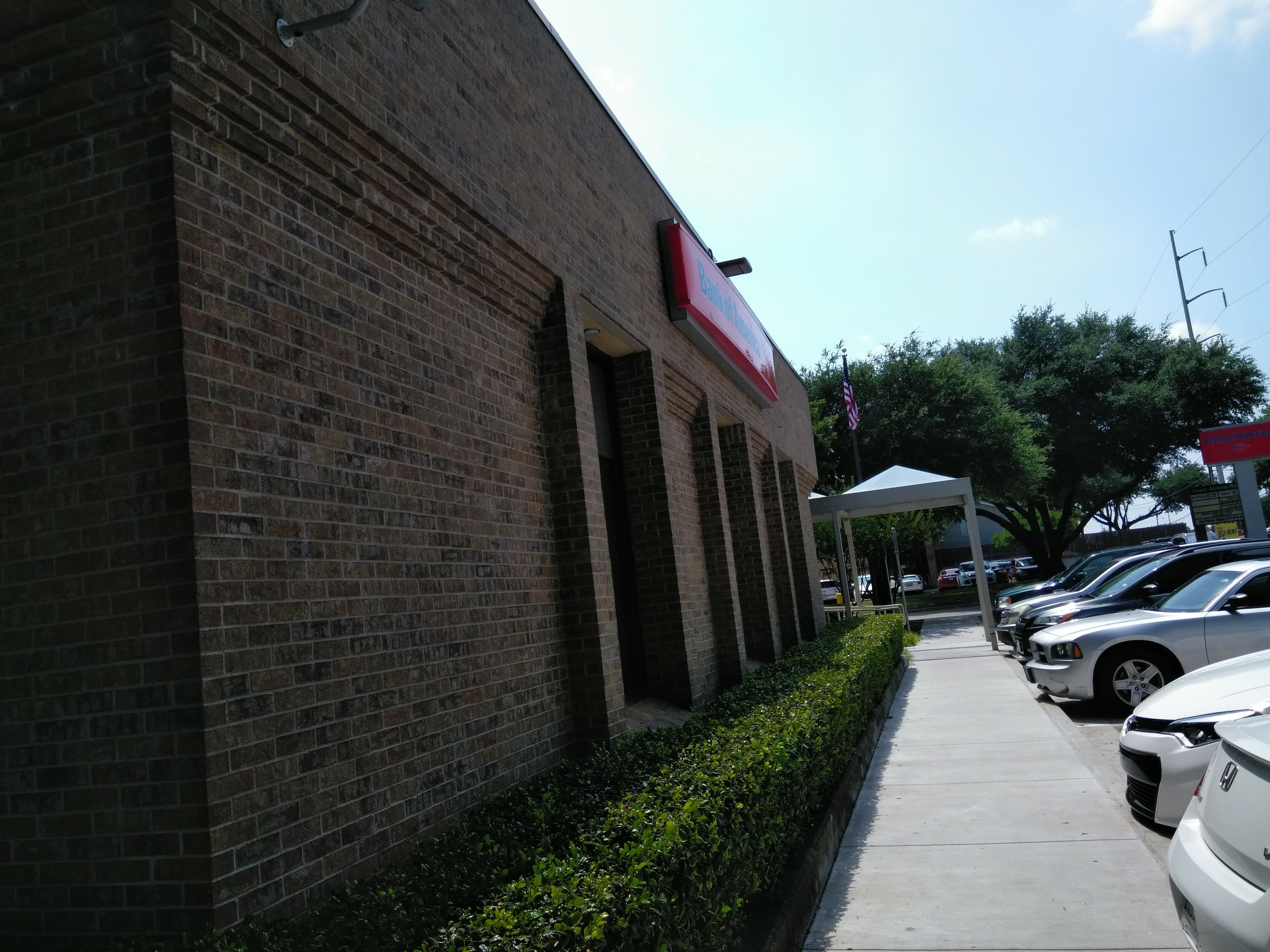 Bank of America (with Drive-thru ATM) 01