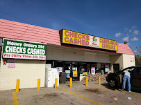 E-Z Shop Check Cashing 02