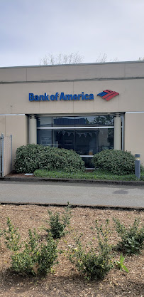 Bank of America (with Drive-thru ATM) 04