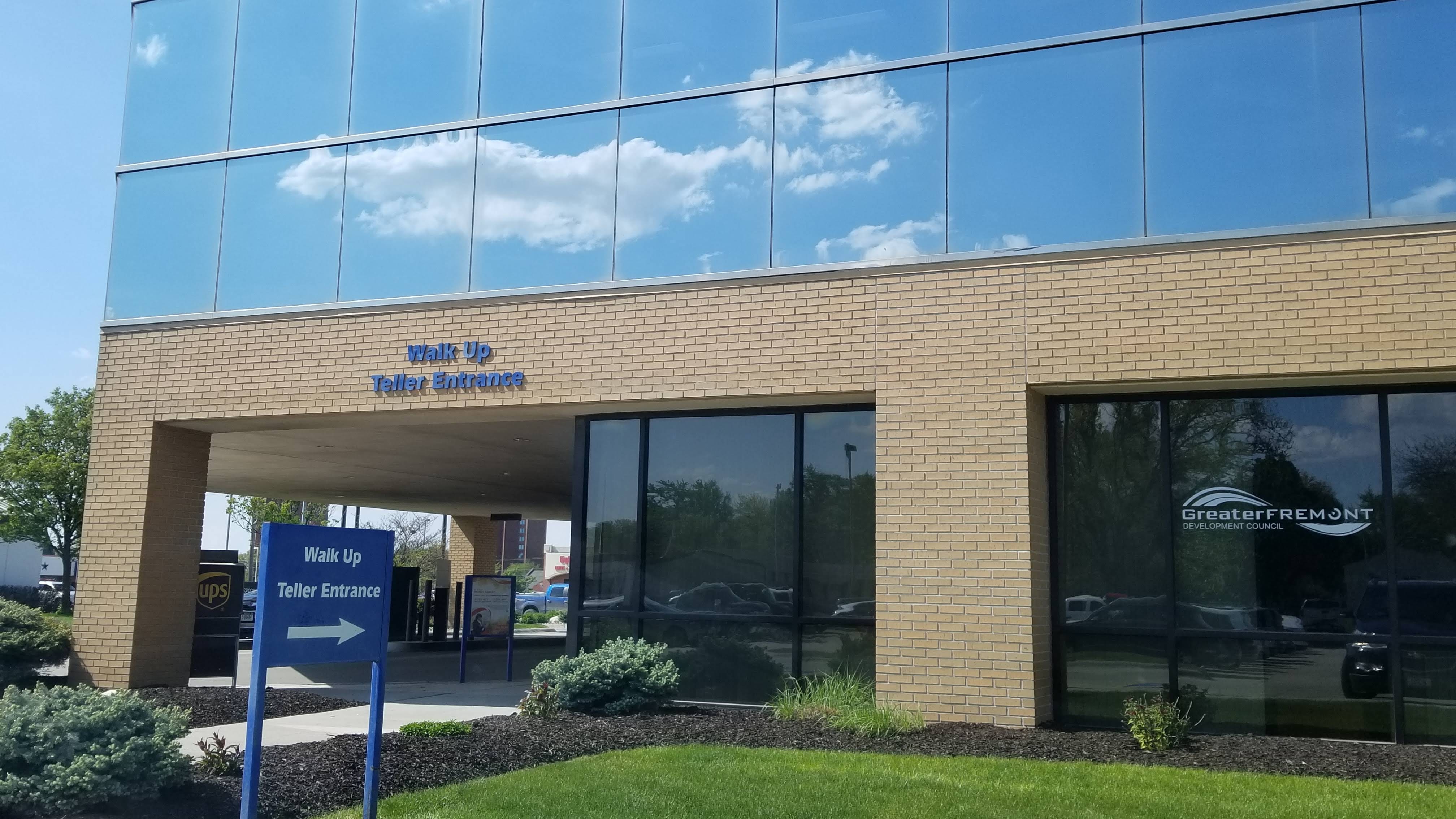 First State Bank & Trust Co 01