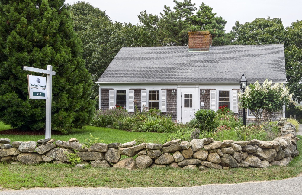 Martha's Vineyard Bank 01