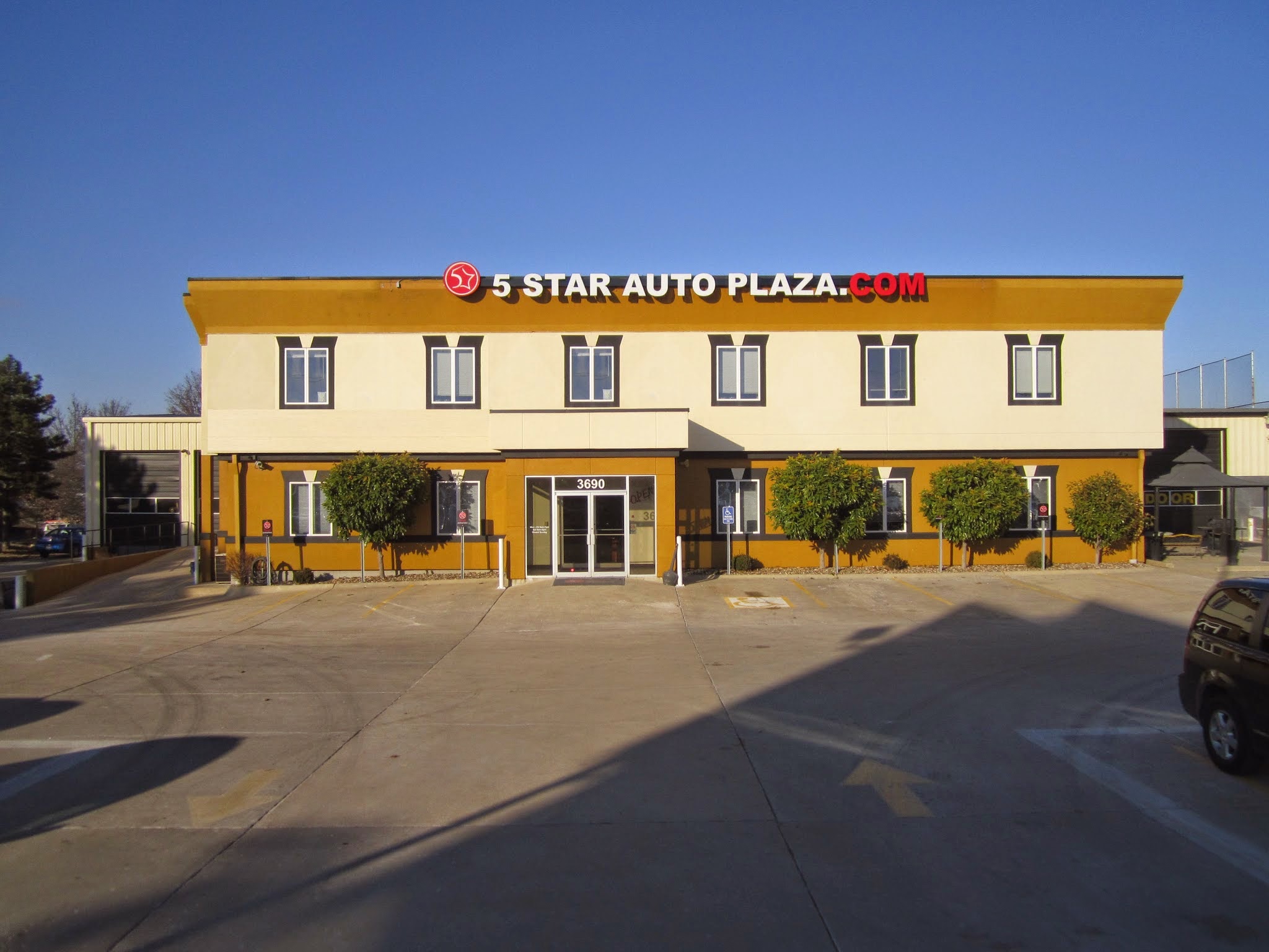 5 Star Auto Plaza 01
