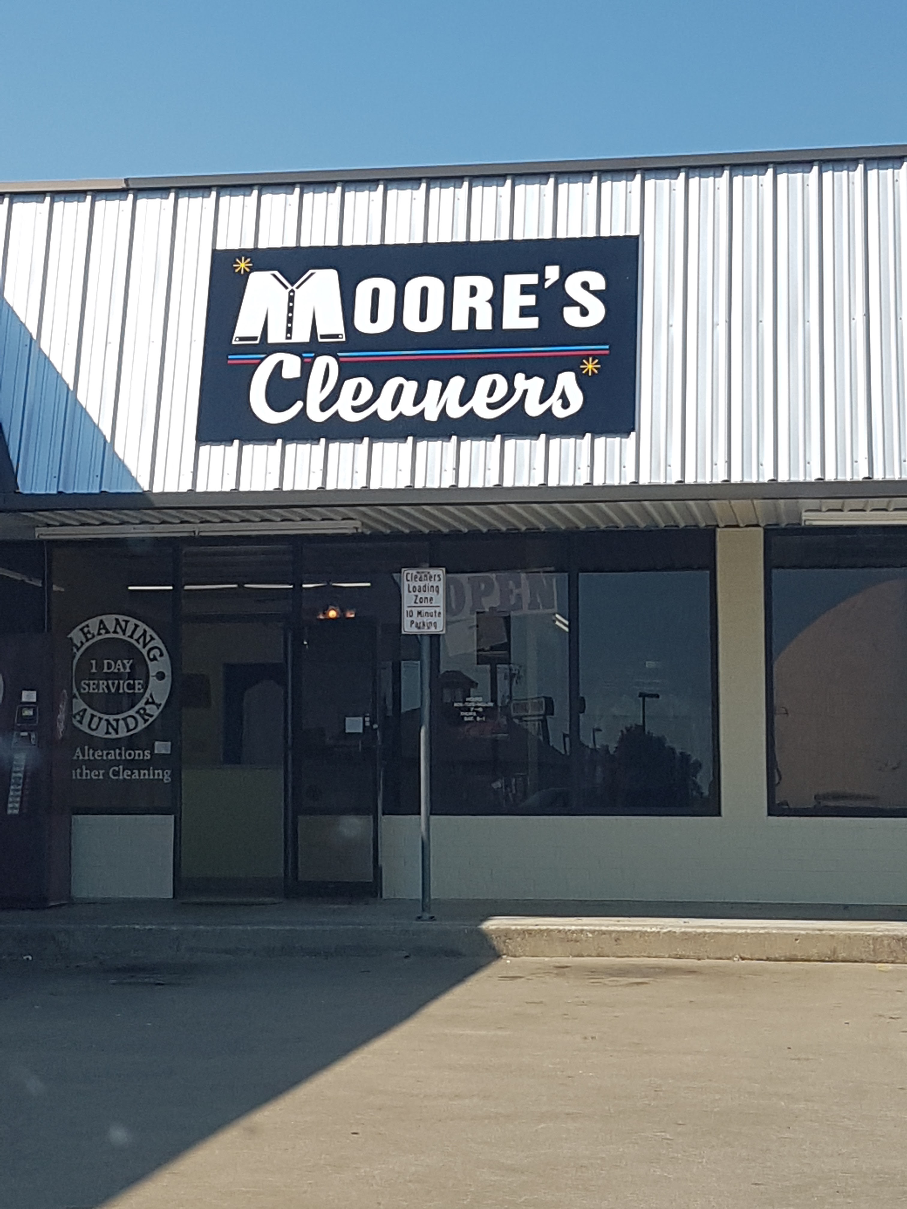 Moore's Cleaning & Laundry 01