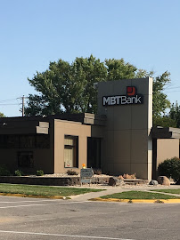 MBT Bank (Downtown Clear Lake) 01