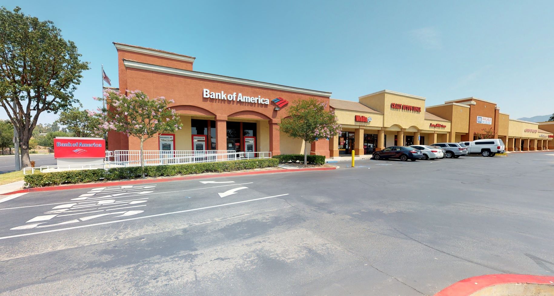 Bank of America (with Drive-thru ATM) 01