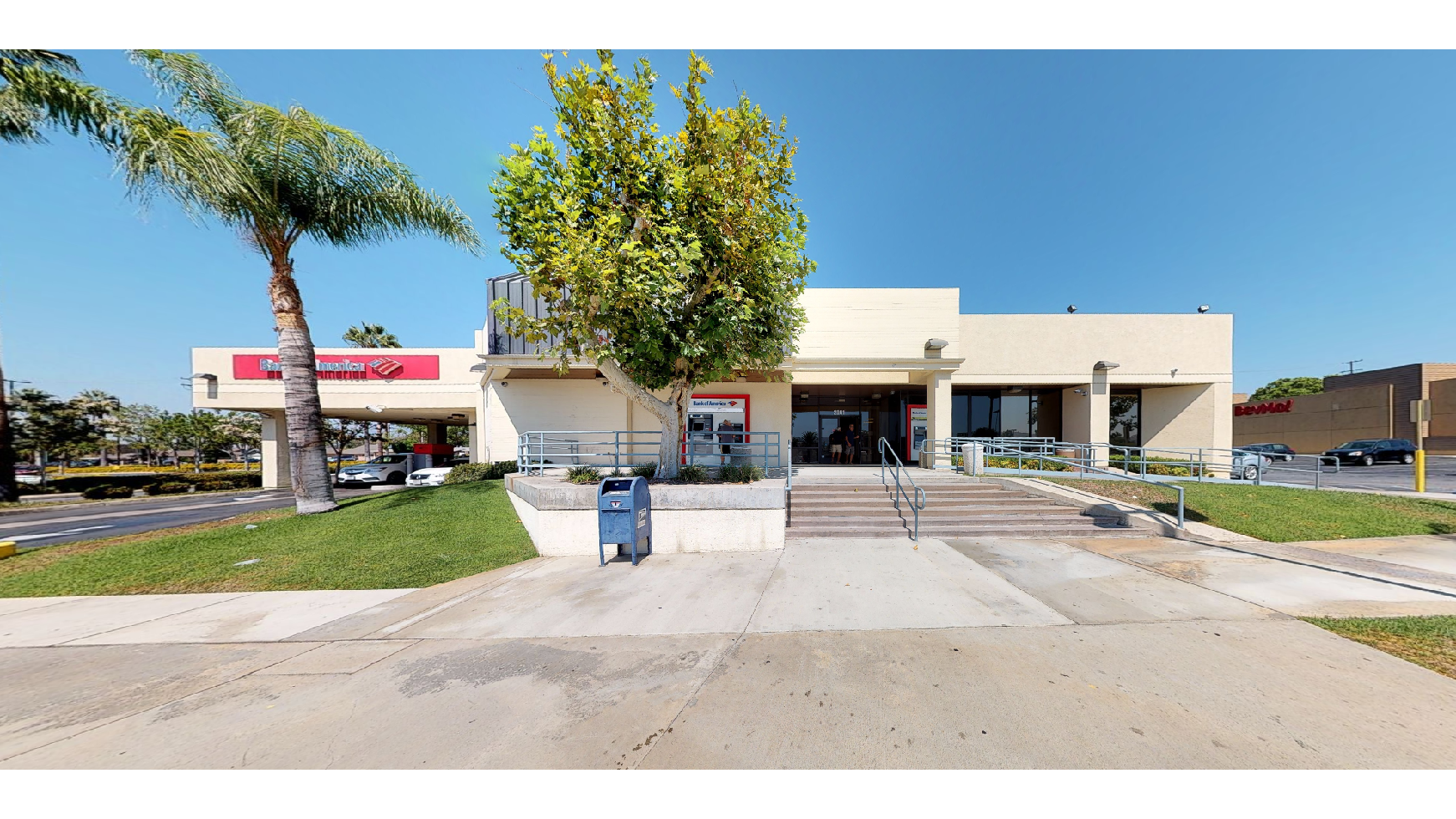 Bank of America (with Drive-thru ATM) 01