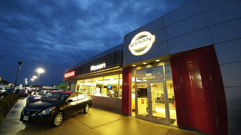 Rosen Nissan Milwaukee 01