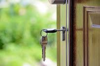 Hector Ramirez - CrossCountry Mortgage, LLC. 03