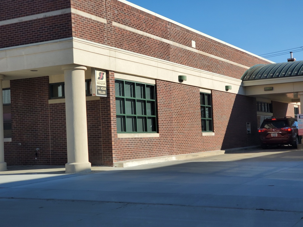 State Bank & Trust Co 01
