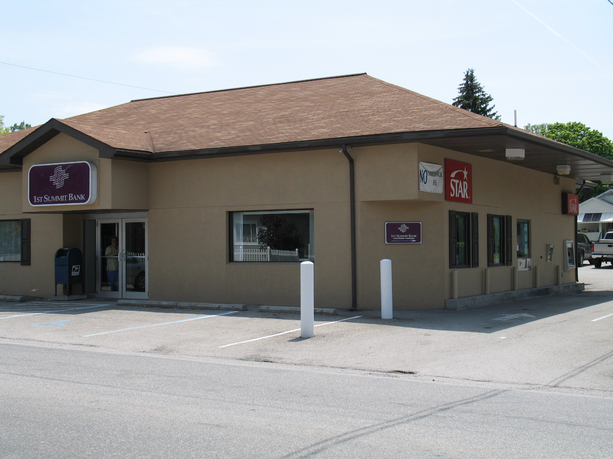 1ST SUMMIT BANK 01