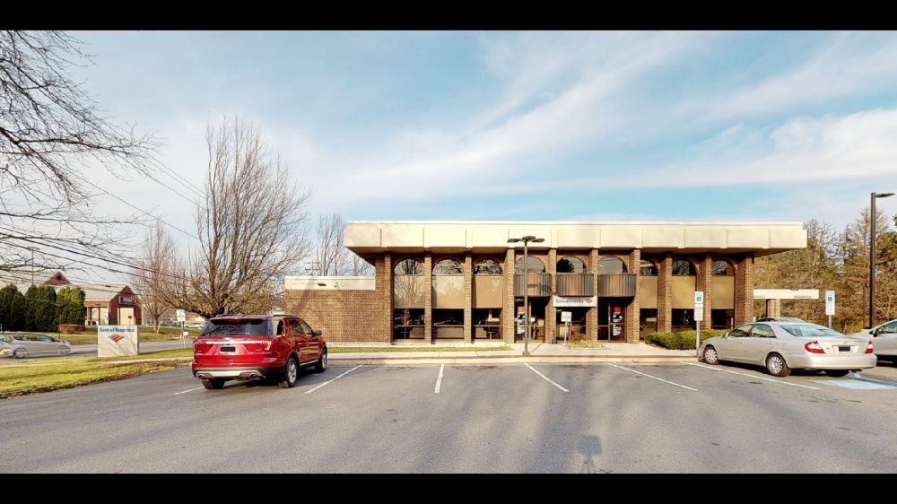 Bank of America (with Drive-thru ATM) 01