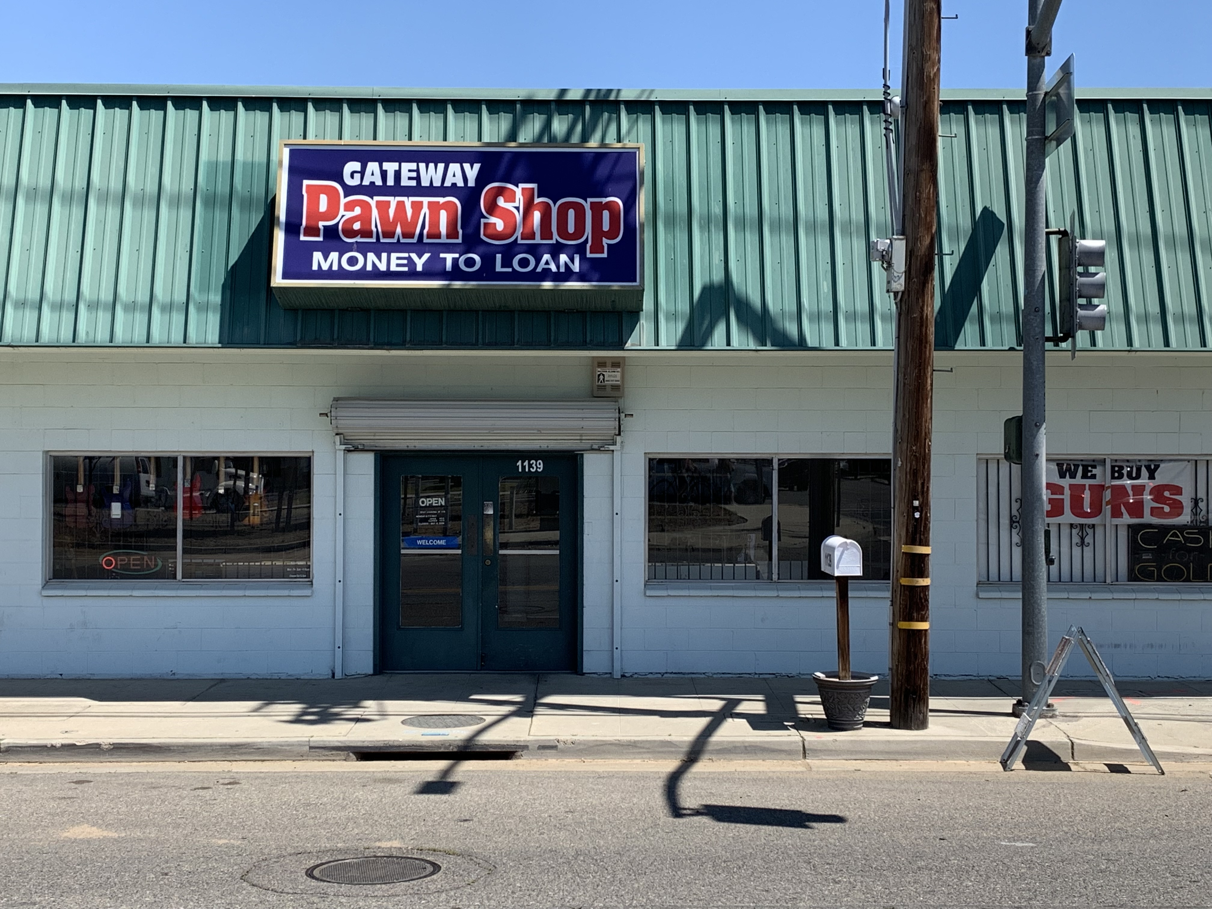 Gateway Pawn Shop 01