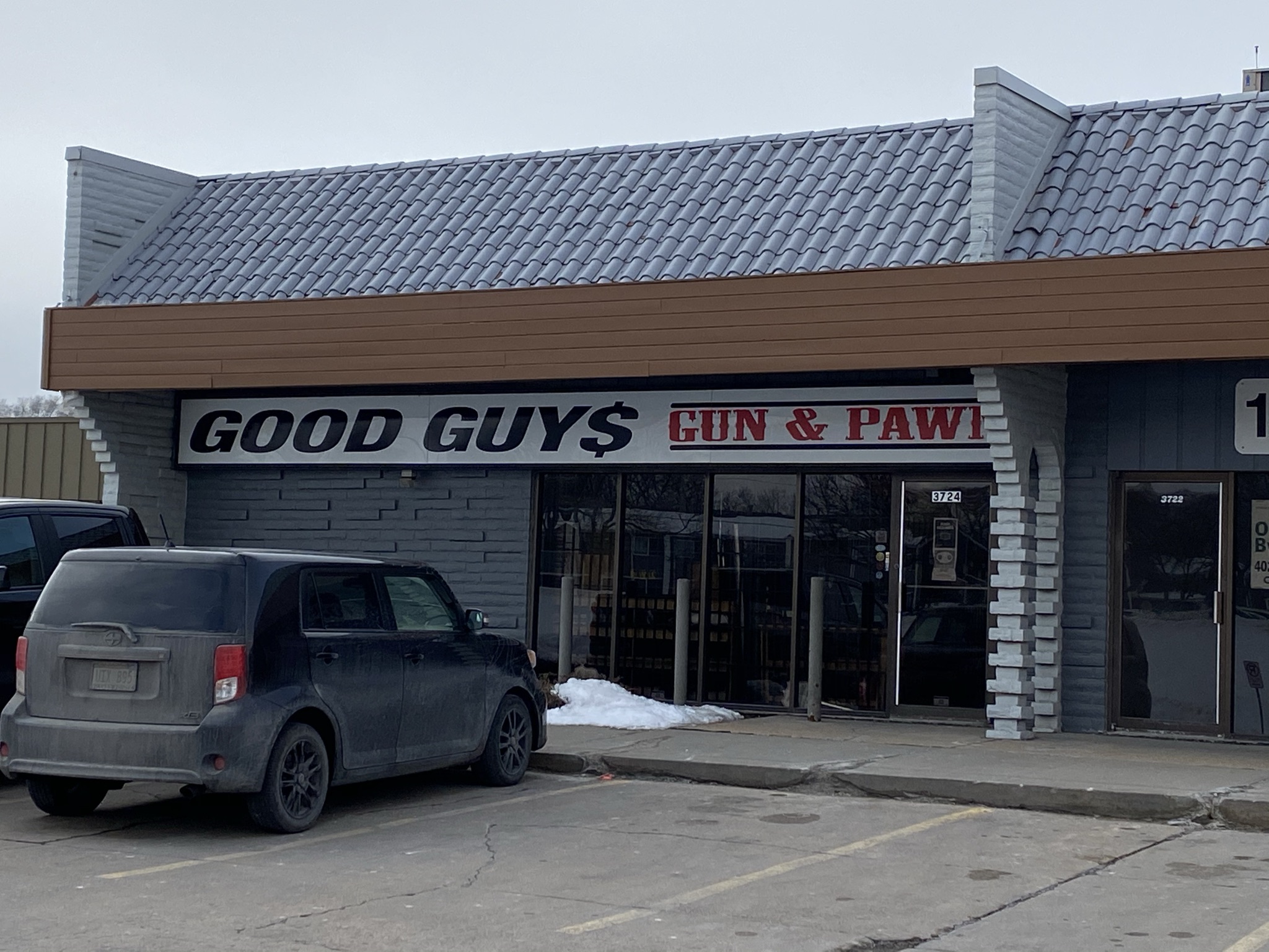 Good Guys Gun and Pawn 01