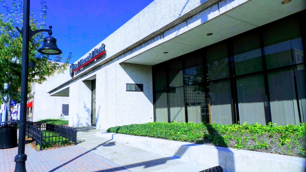 First Financial Bank 01
