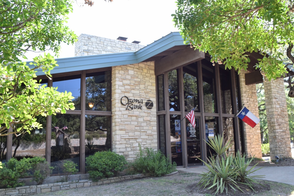 Ozona Bank - Wimberley Motor Bank 01
