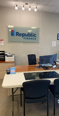 Republic Finance 04