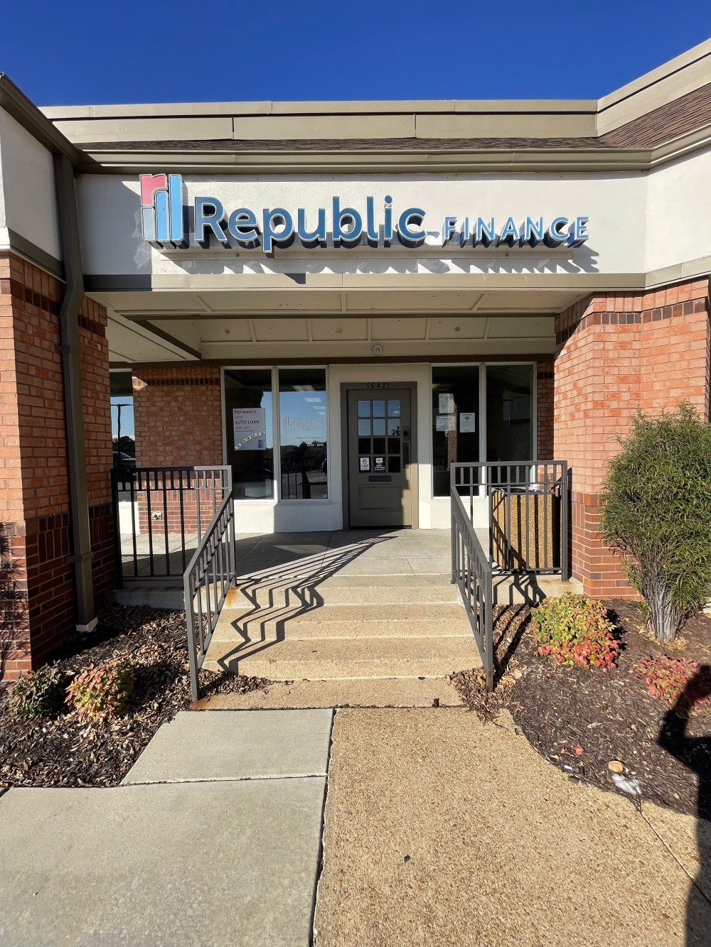Republic Finance 01