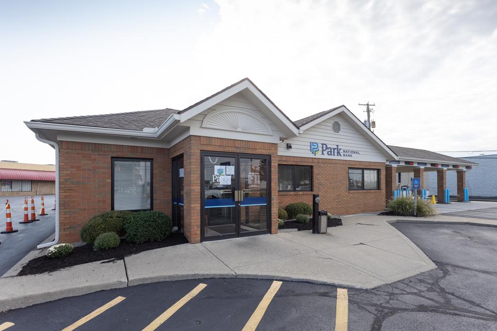 Park National Bank: Heath Office 01