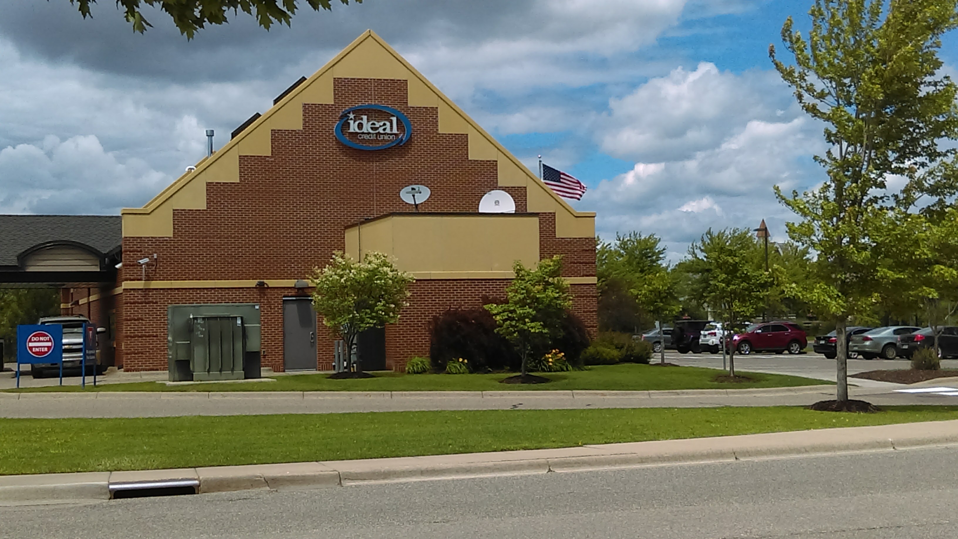 Ideal Credit Union 01