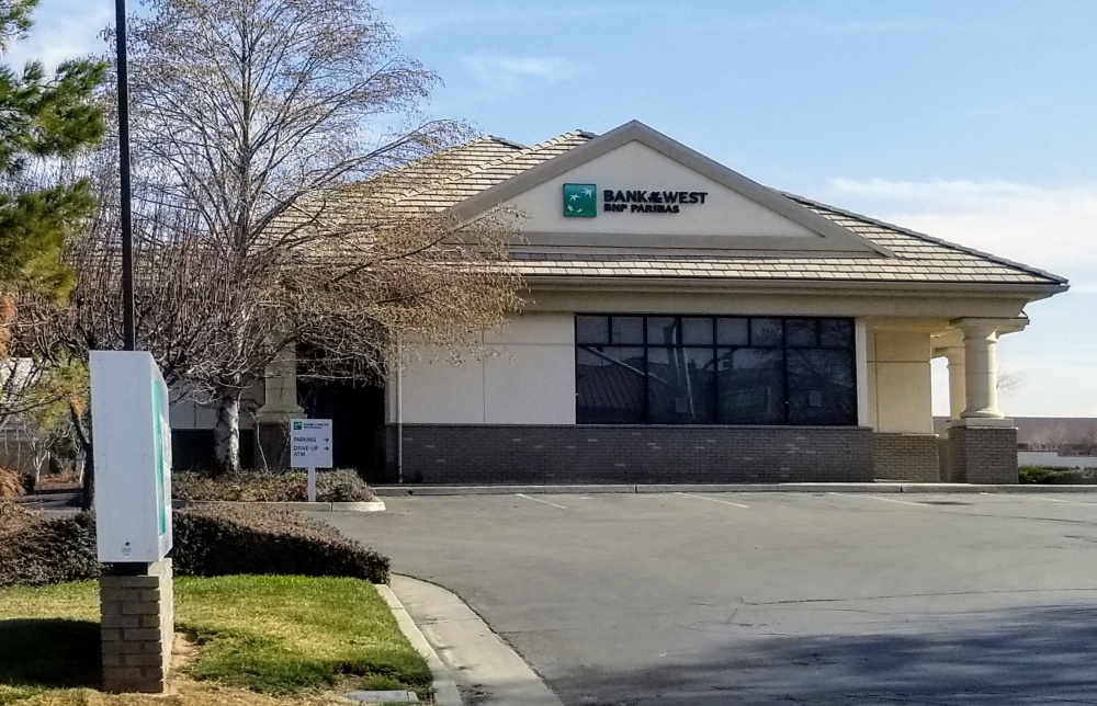 Bank of the West 01