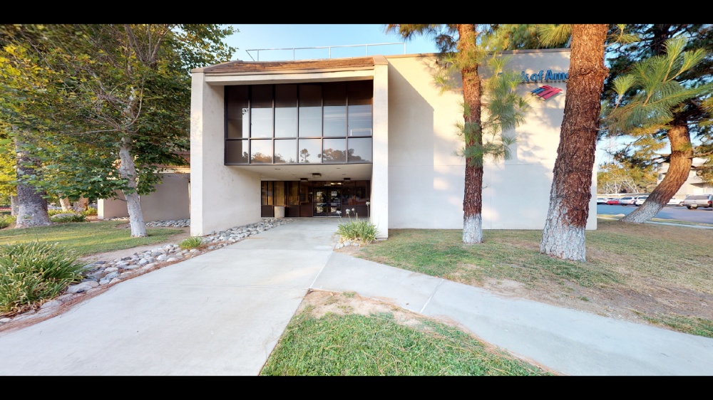 Bank of America (with Drive-thru ATM) 01