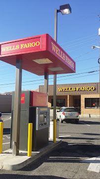ATM (Wells Fargo Bank) 01