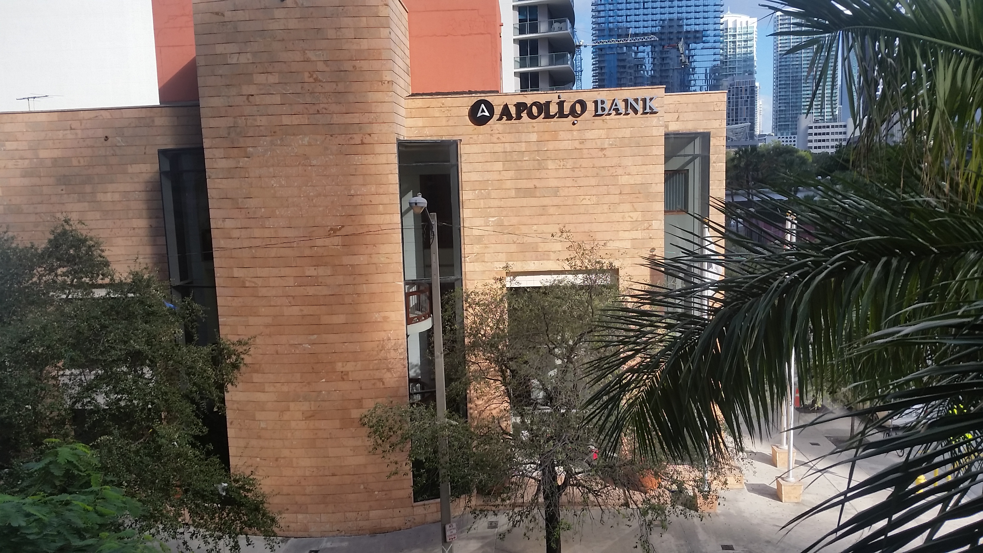 Apollo Bank 01