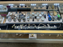 Front Street Sales Outlet 03