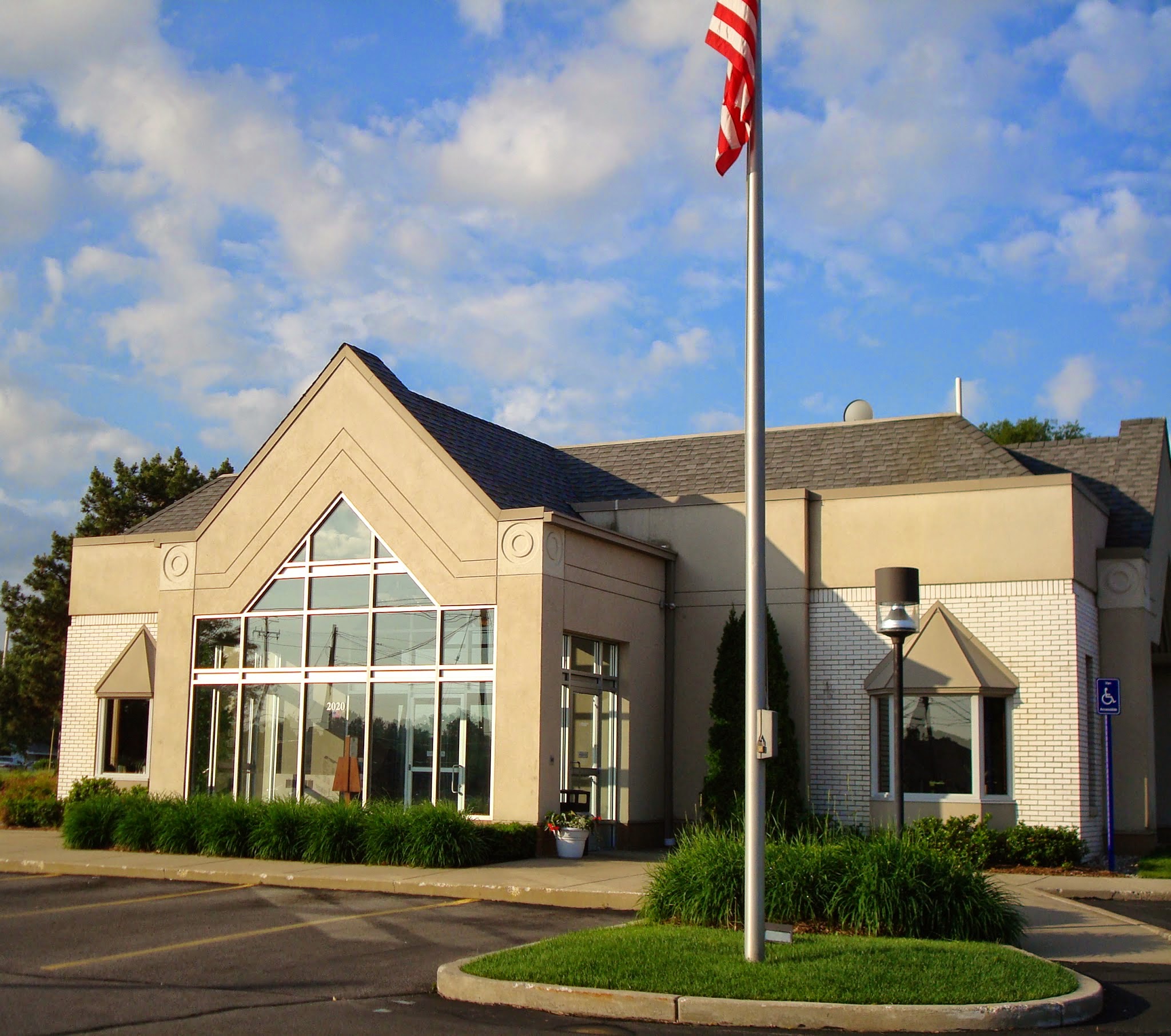 Macatawa Bank 01